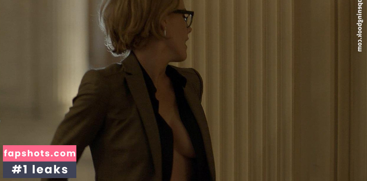 Kathleen Robertson gallery photo #107