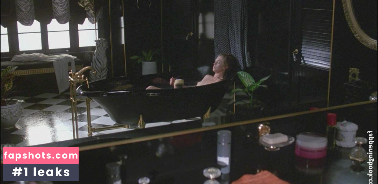 Kathleen Turner gallery photo #44