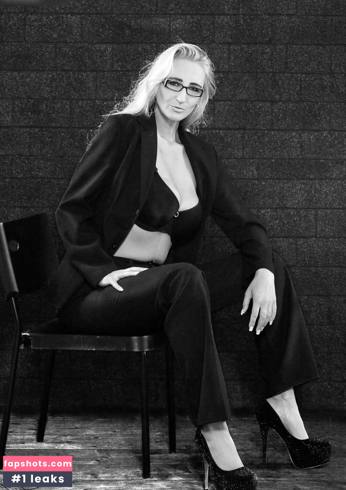 Kathleen White gallery photo #86