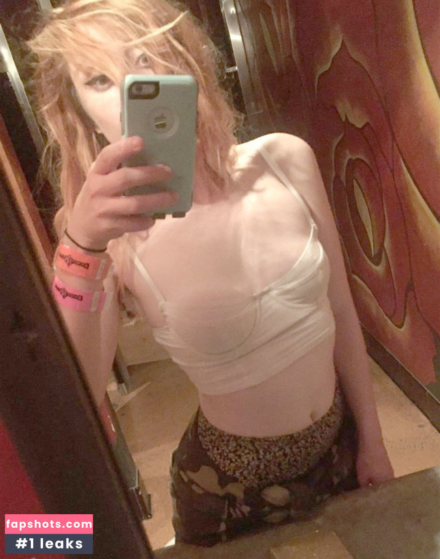 Kathryn-Leigh Beckwith gallery photo #7