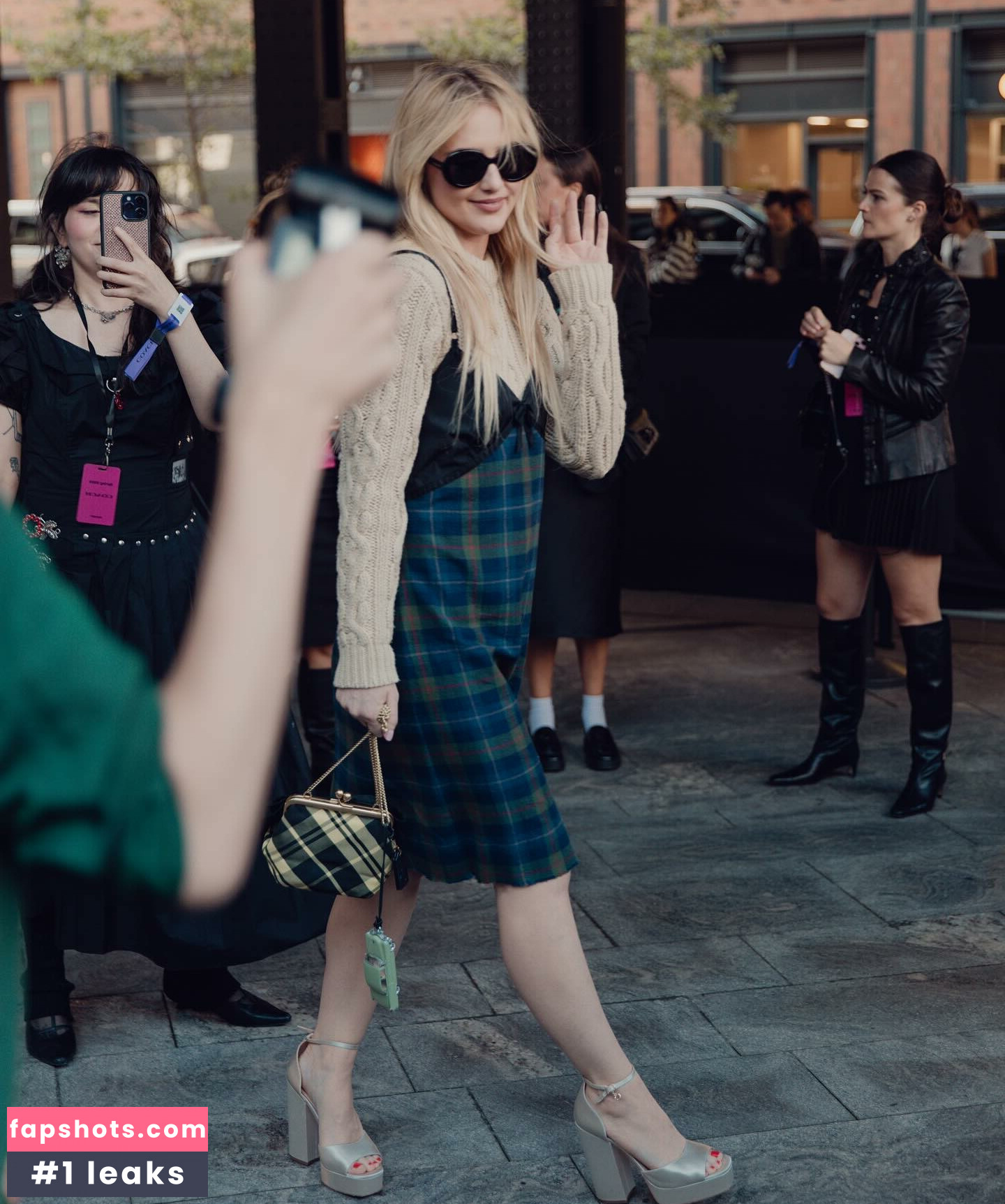 Kathryn Newton gallery photo #23