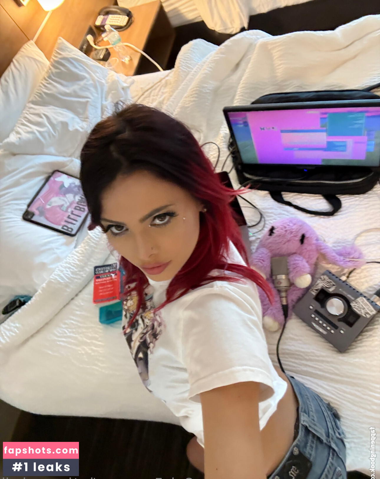 Katie Bell gallery photo #16