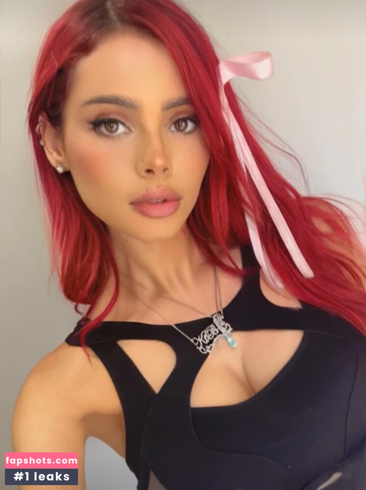 Katie Bell gallery photo #41