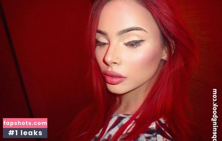 Katie Bell gallery photo #45