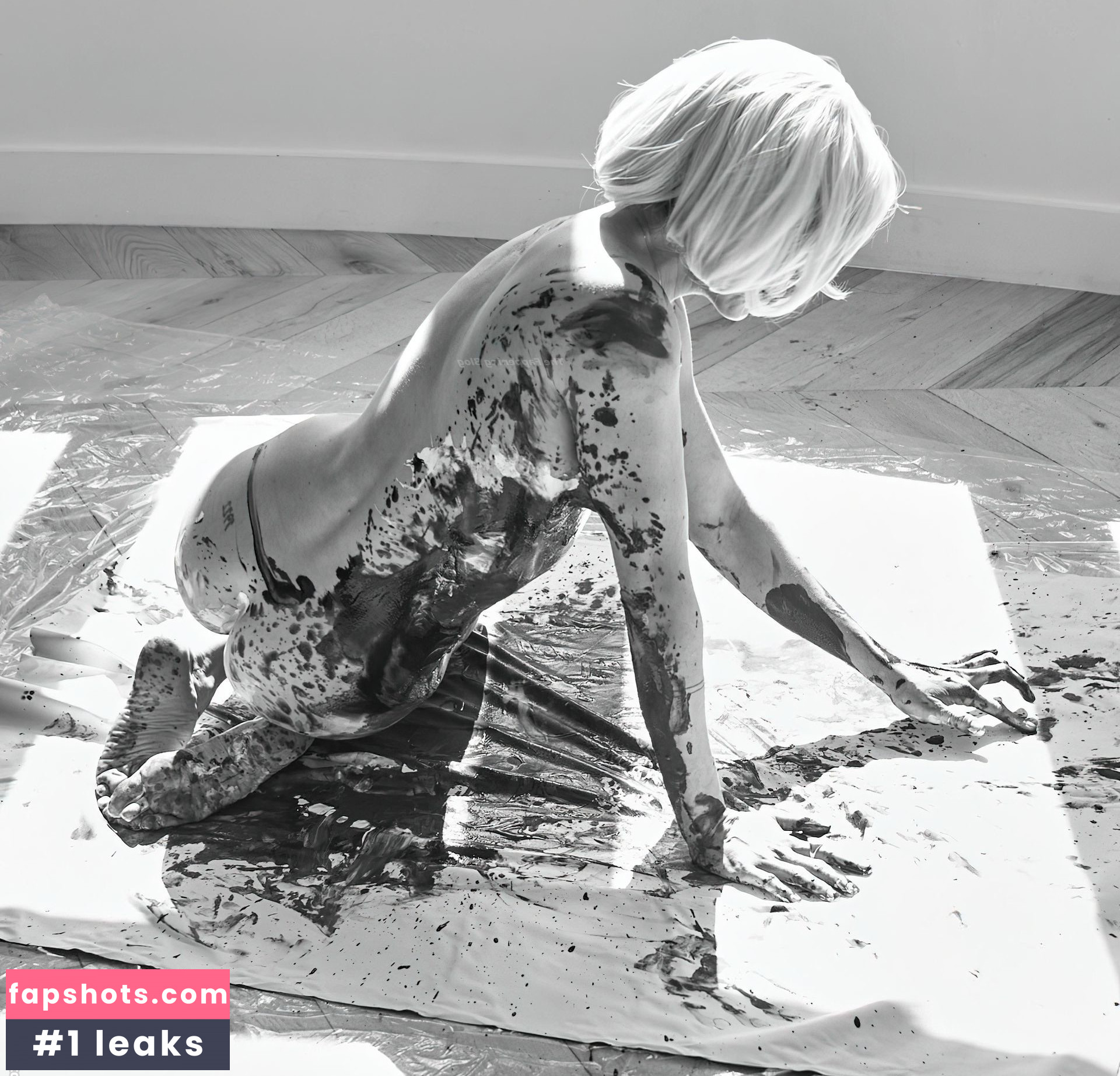 Katie Cassidy gallery photo #135