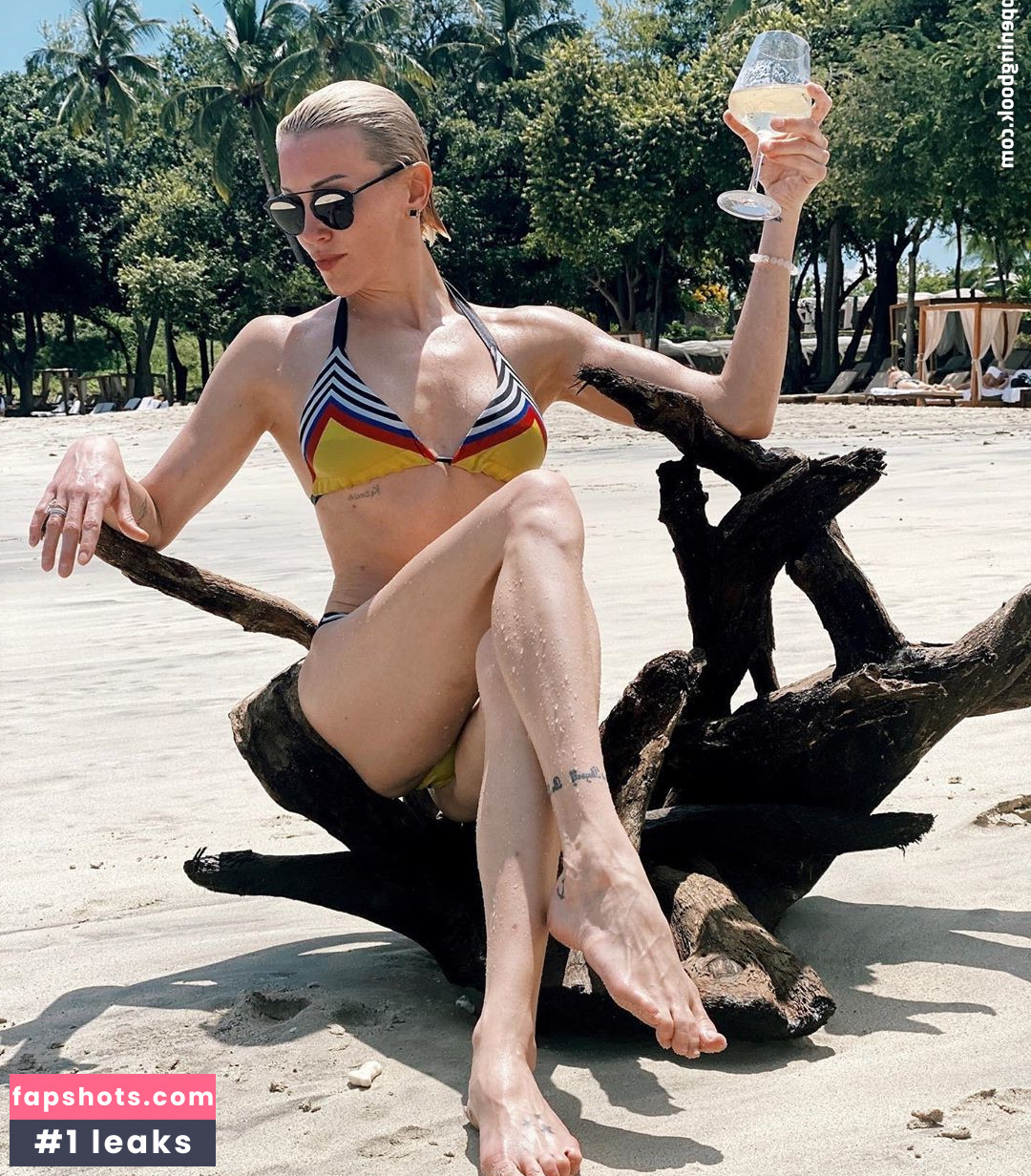 Katie Cassidy gallery photo #141