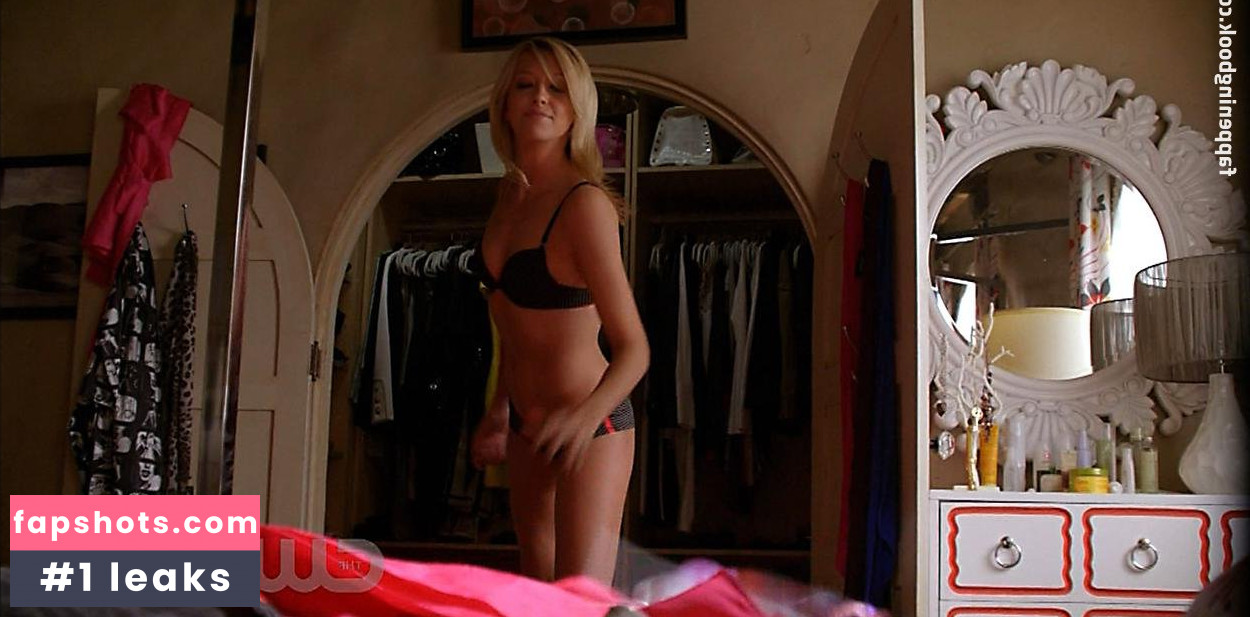 Katie Cassidy gallery photo #163