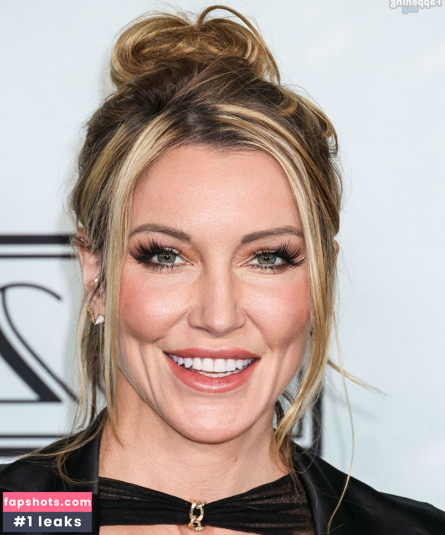 Katie Cassidy gallery photo #21