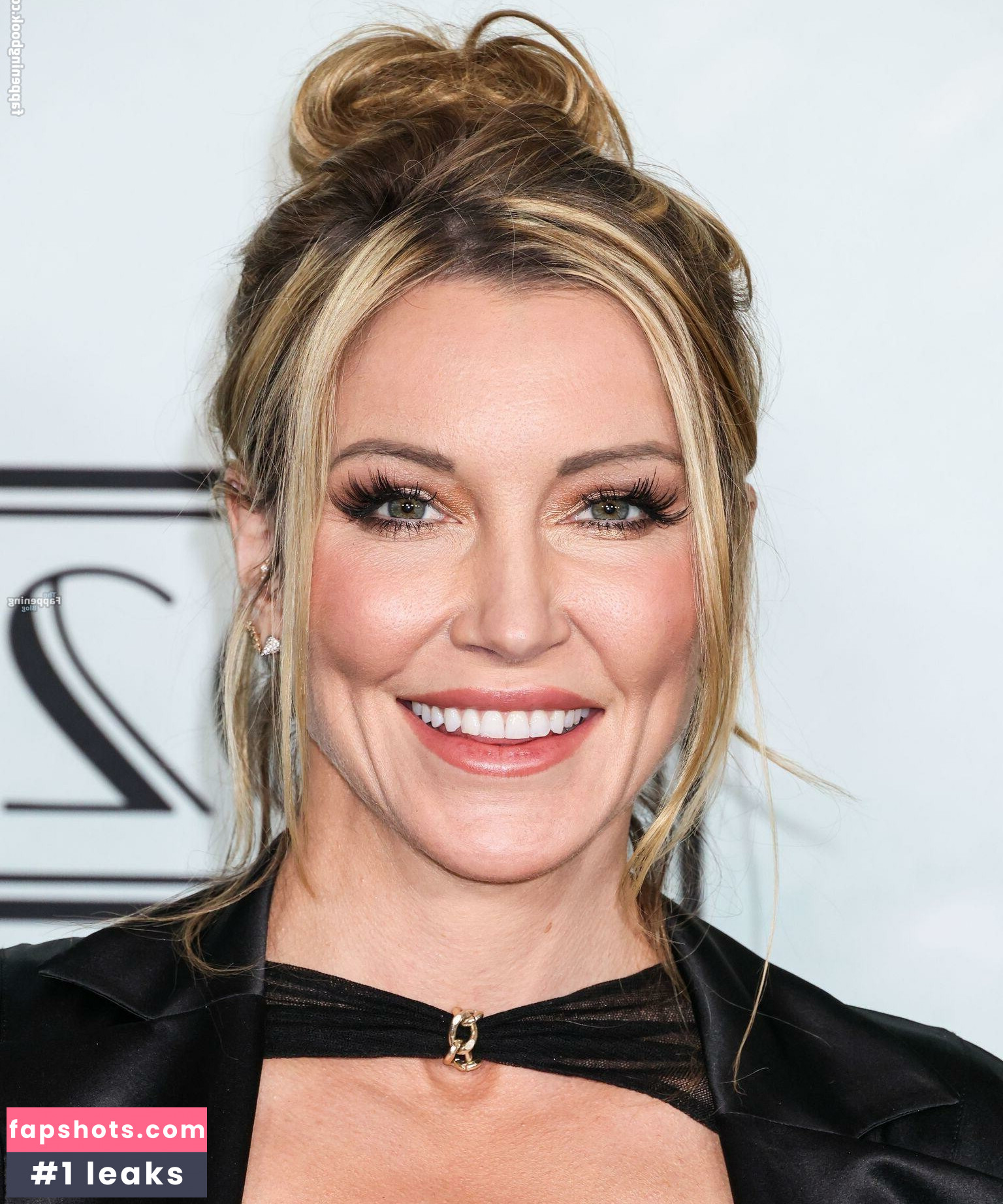 Katie Cassidy gallery photo #22