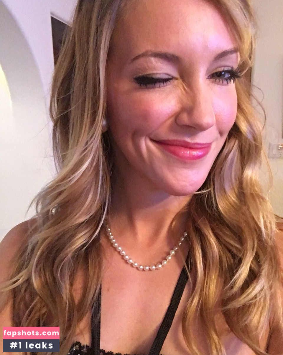 Katie Cassidy gallery photo #218