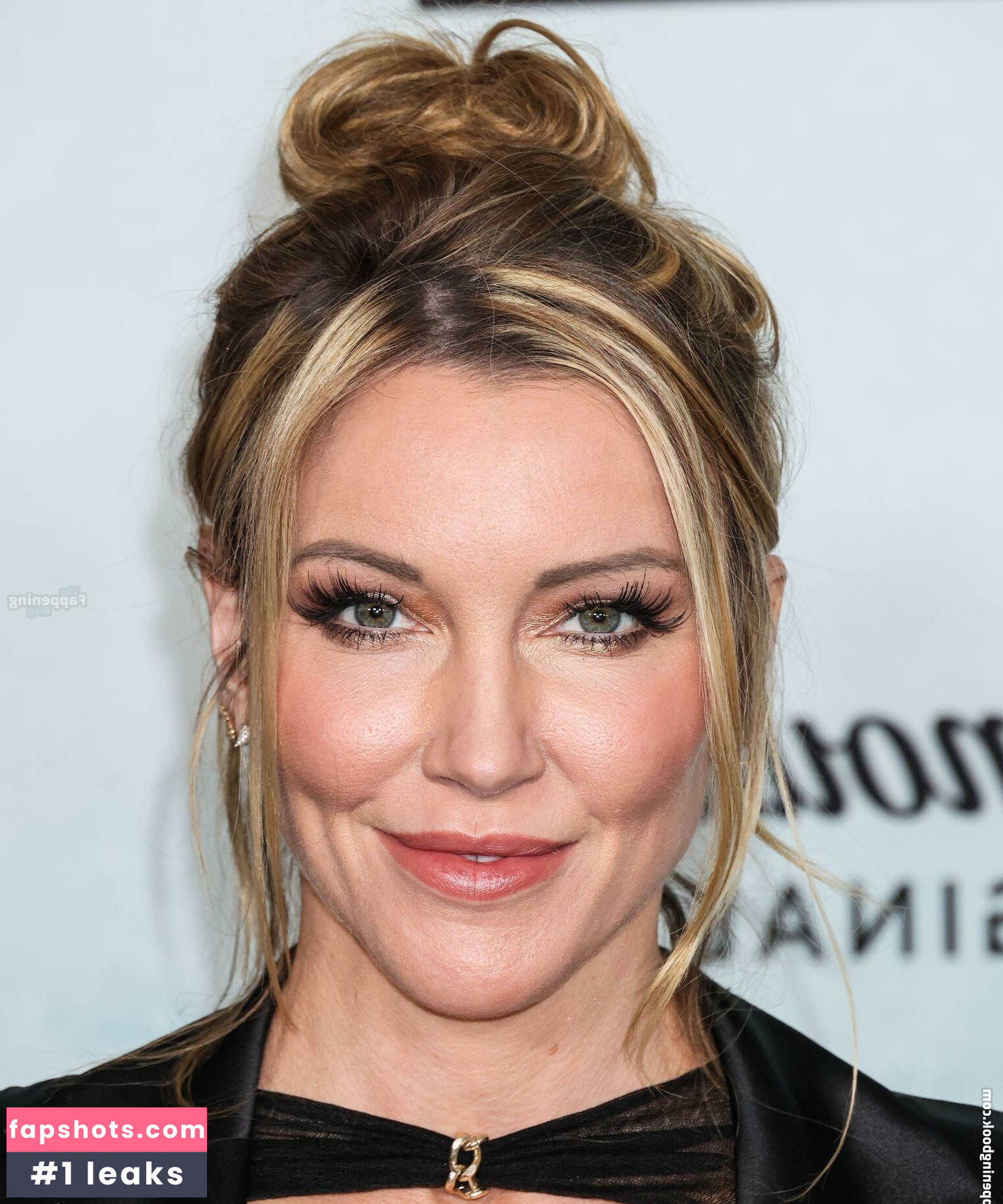 Katie Cassidy gallery photo #24