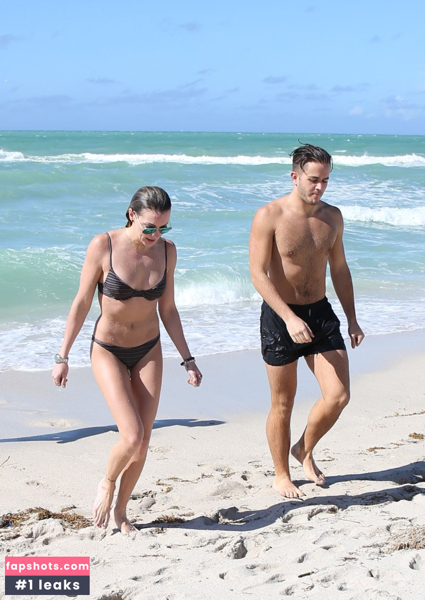 Katie Cassidy gallery photo #259