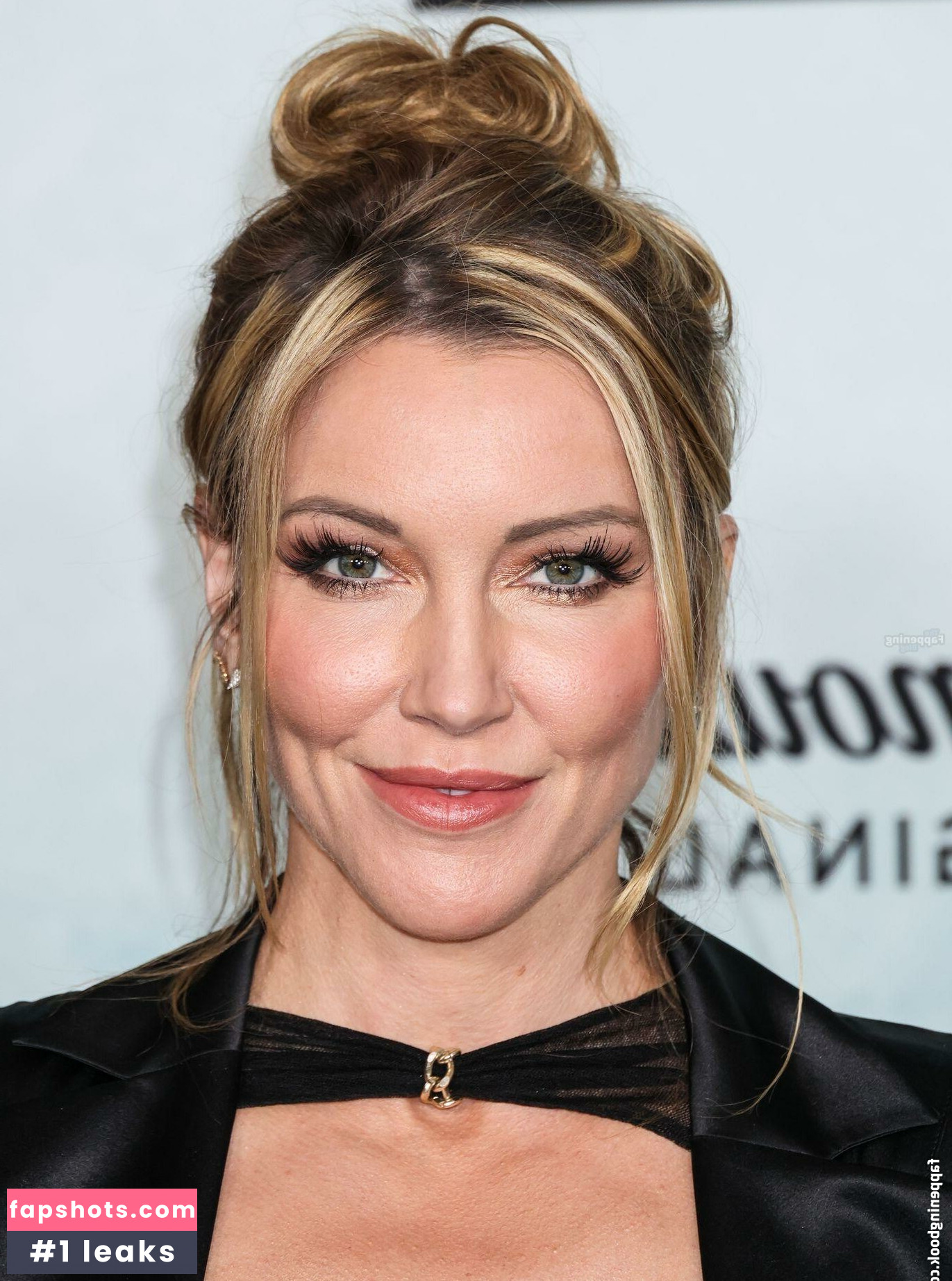 Katie Cassidy gallery photo #33