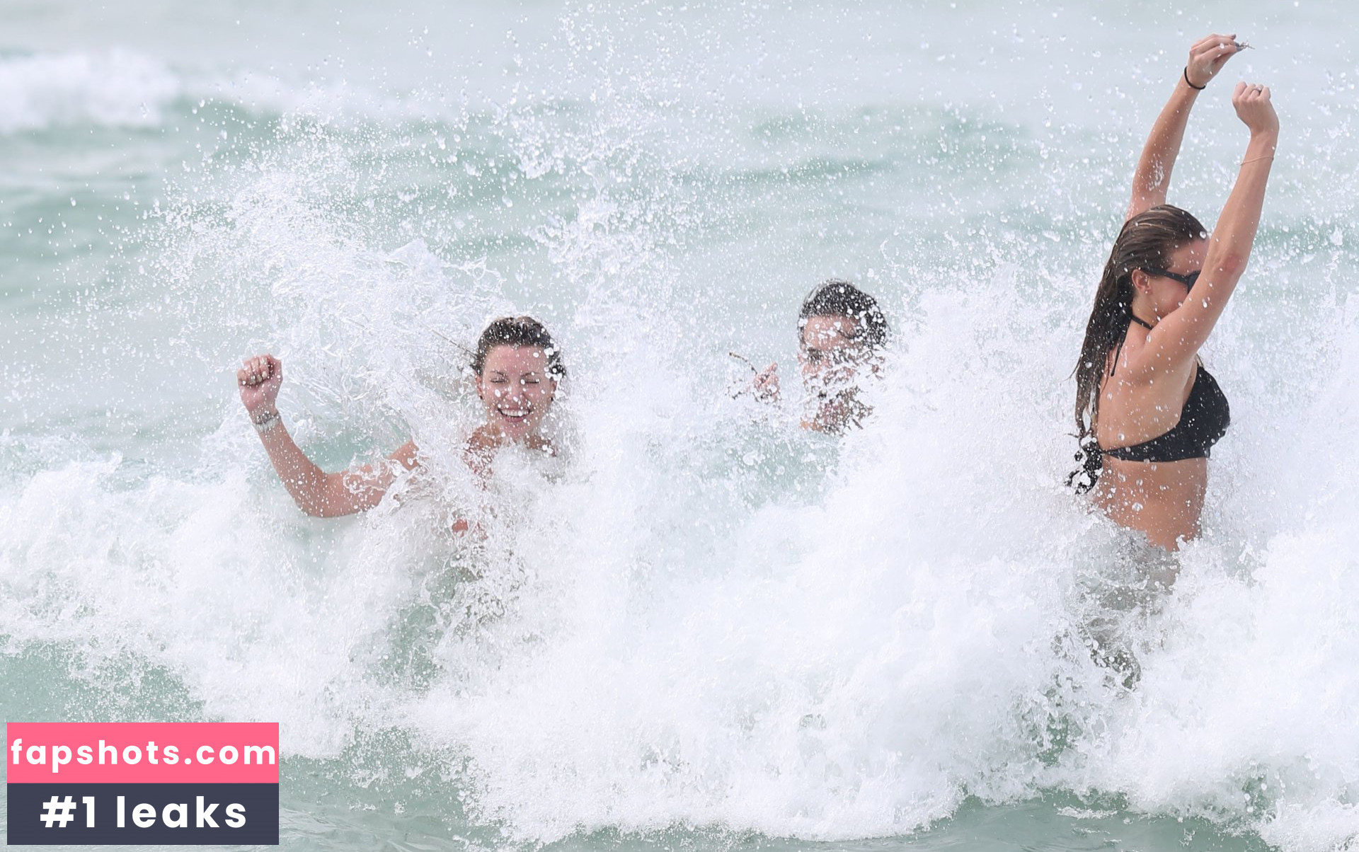 Katie Cassidy gallery photo #335