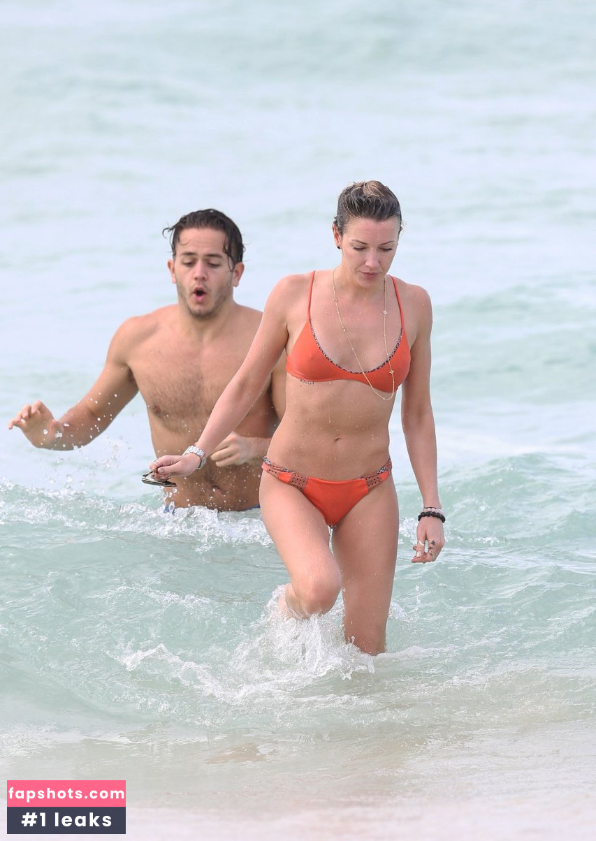 Katie Cassidy gallery photo #346