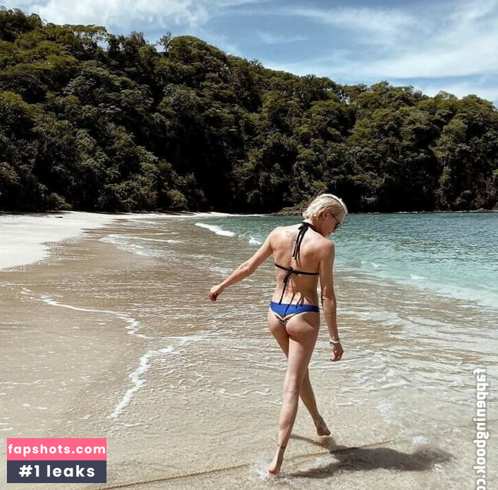 Katie Cassidy gallery photo #43