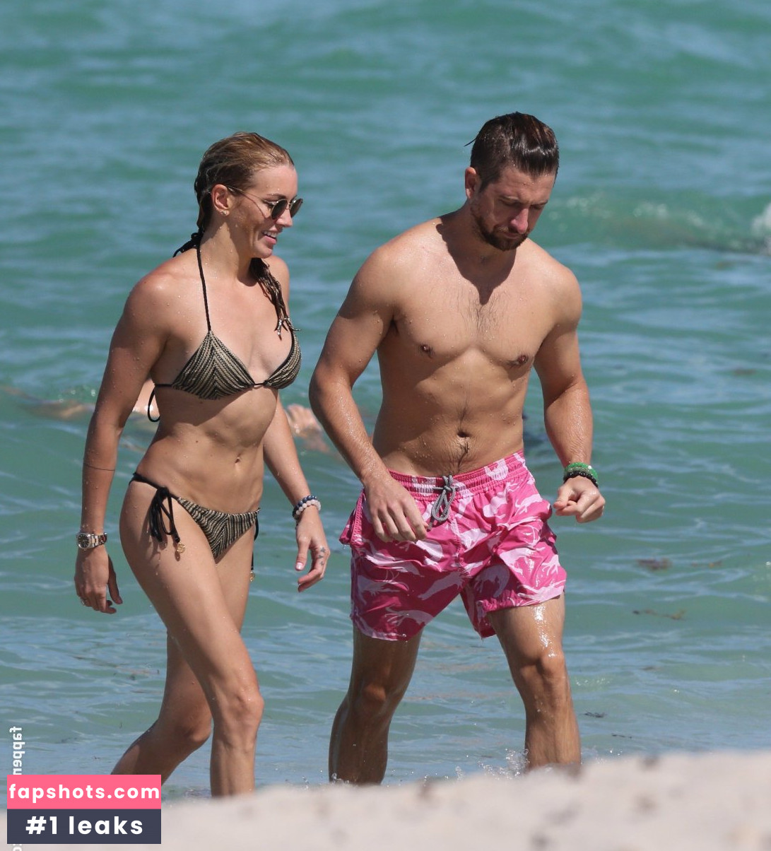 Katie Cassidy gallery photo #522