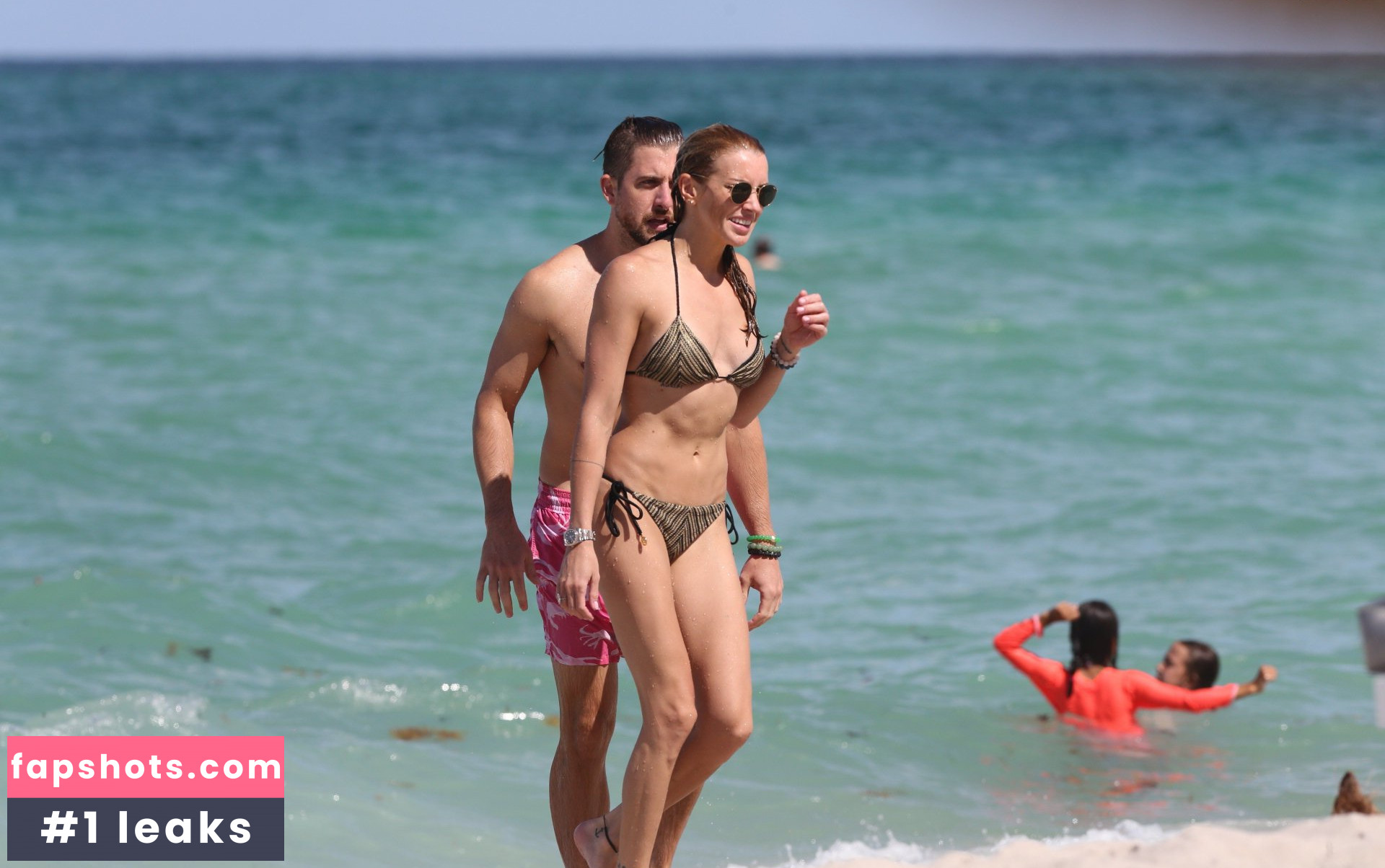 Katie Cassidy gallery photo #526