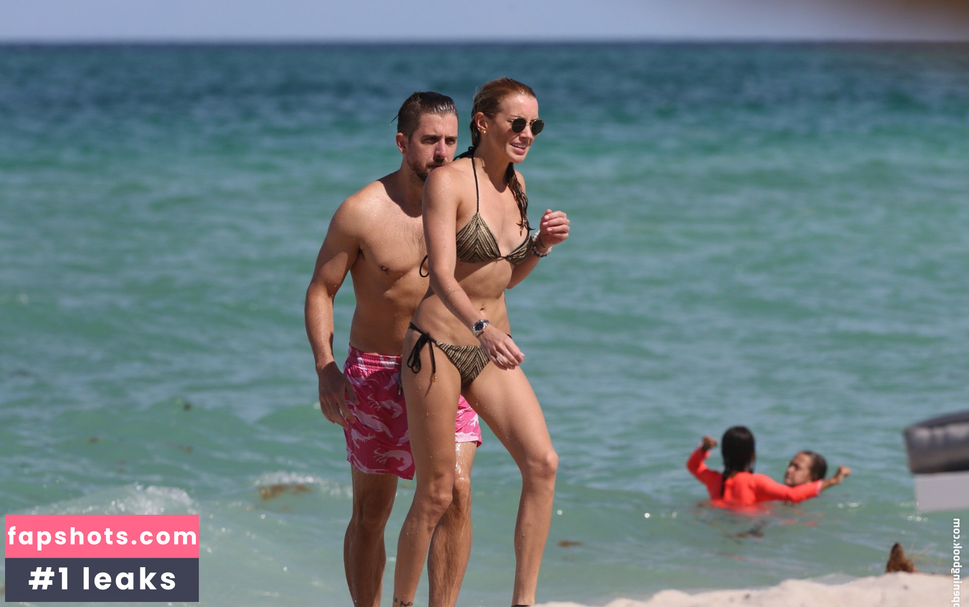 Katie Cassidy gallery photo #528