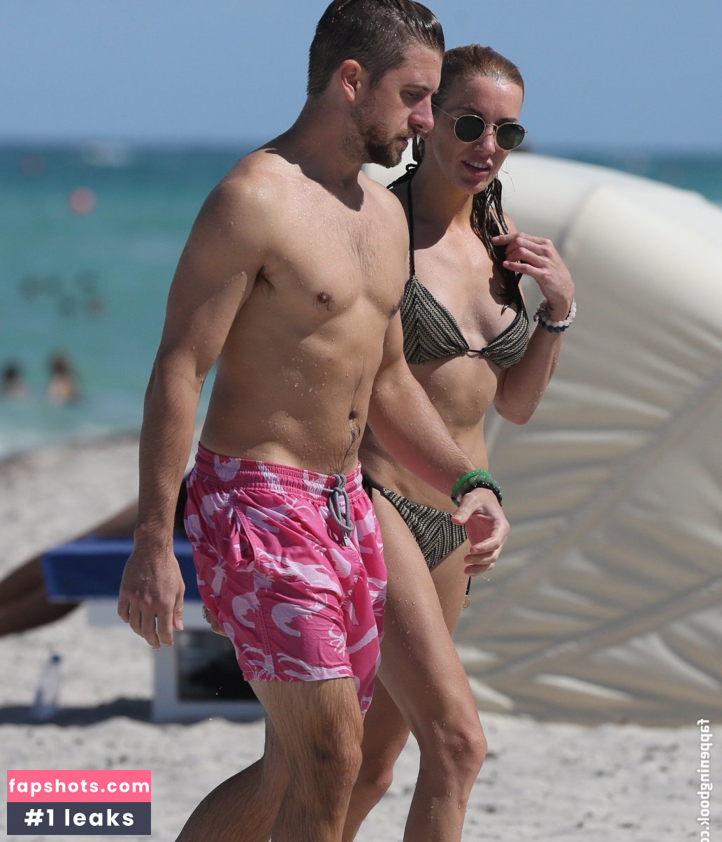 Katie Cassidy gallery photo #533