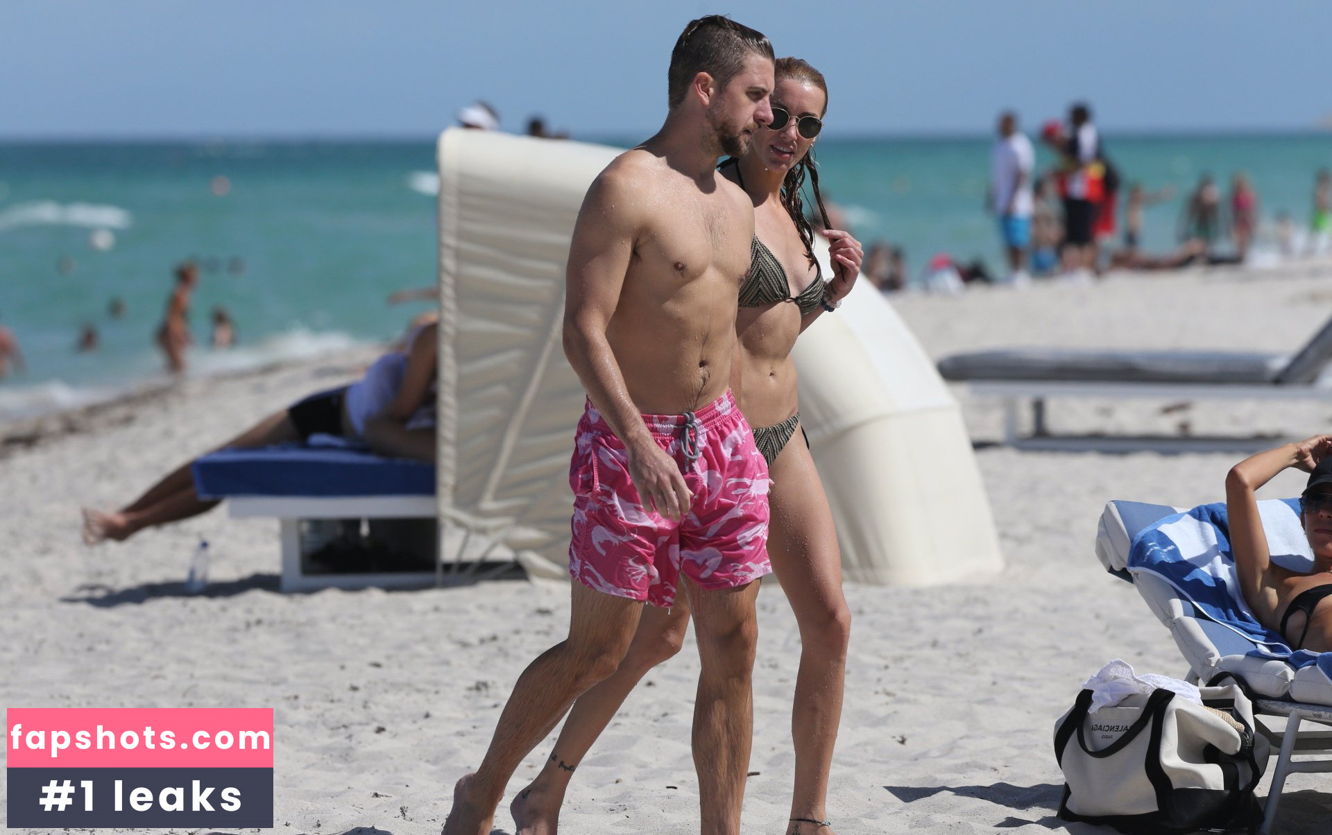 Katie Cassidy gallery photo #535