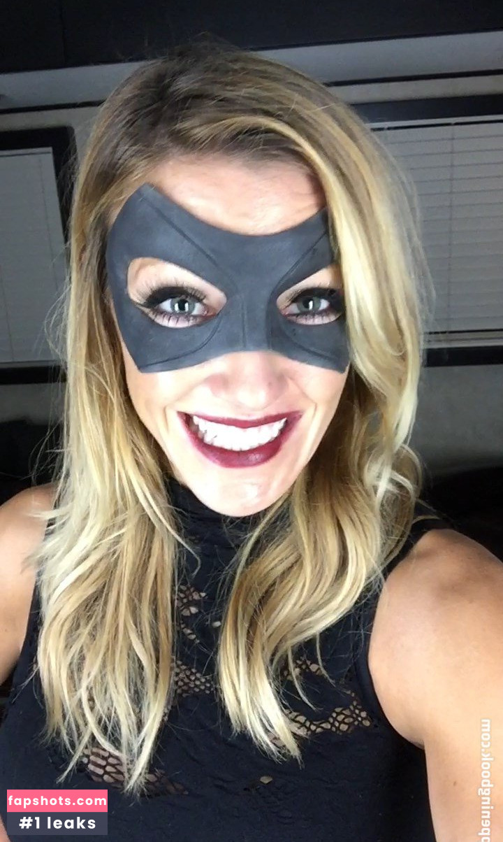 Katie Cassidy gallery photo #547