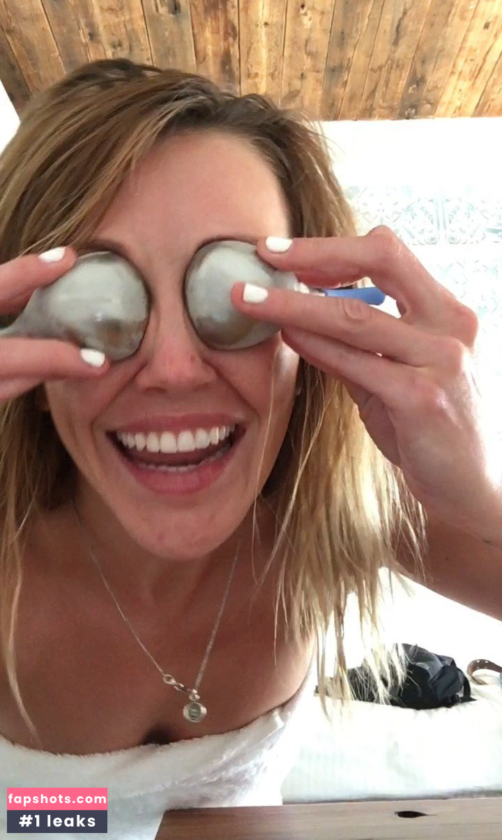 Katie Cassidy gallery photo #552