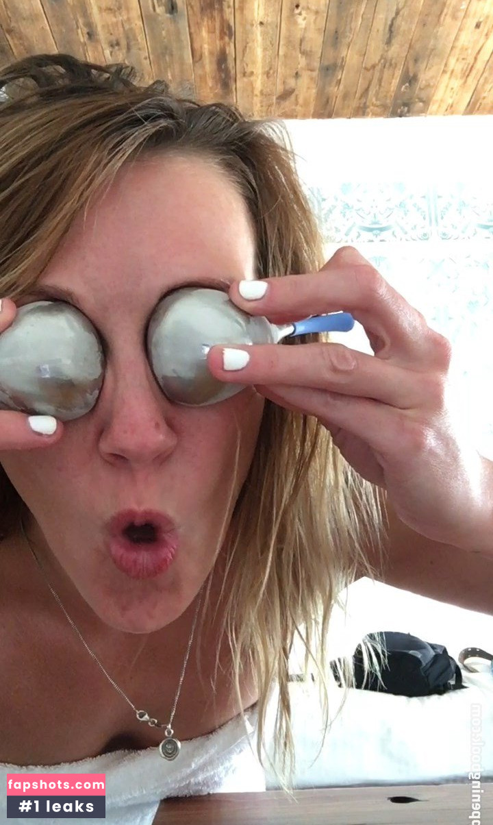 Katie Cassidy gallery photo #553