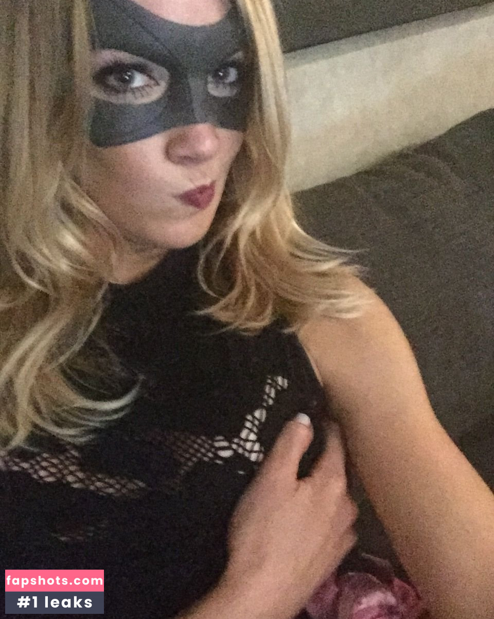 Katie Cassidy gallery photo #560