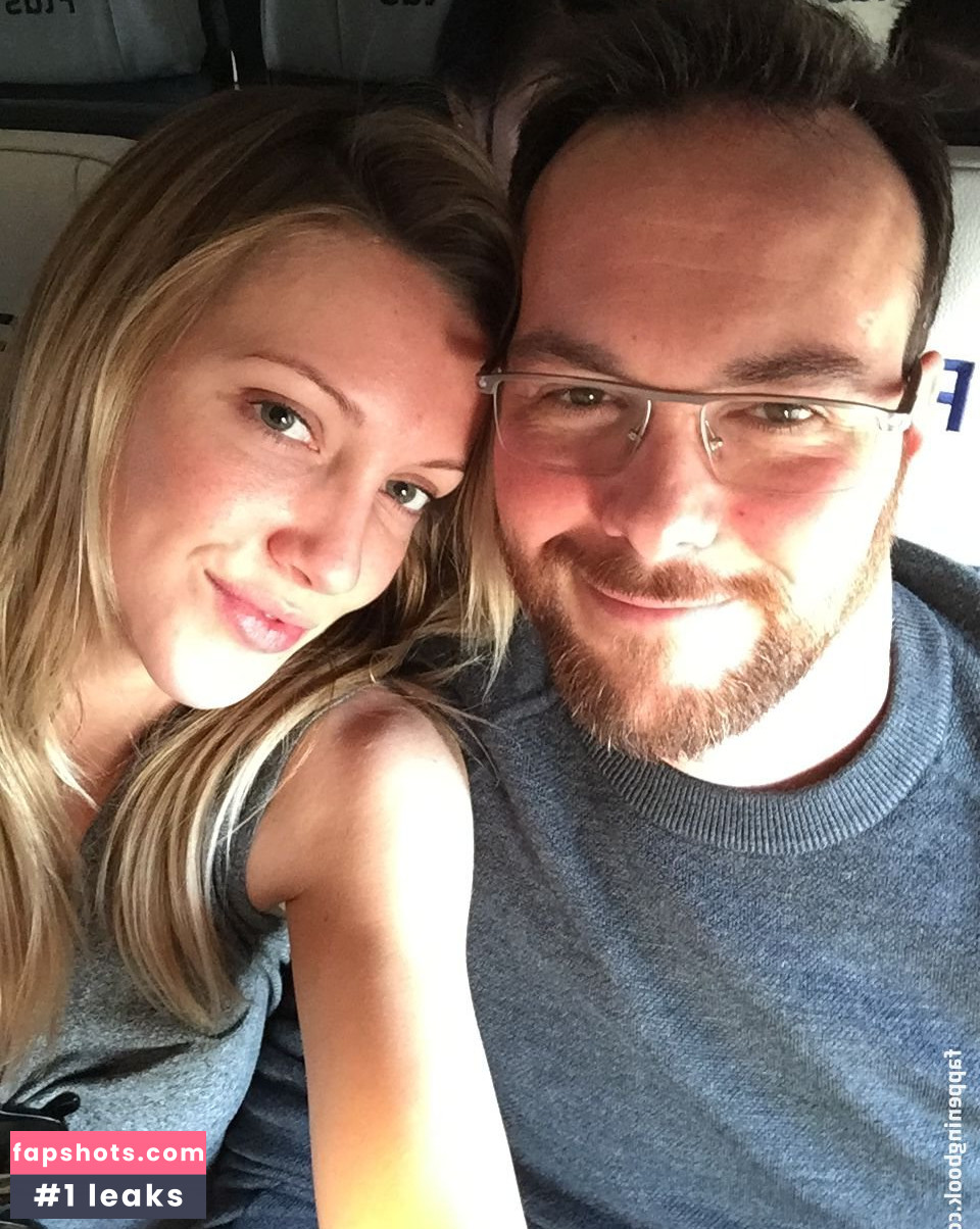 Katie Cassidy gallery photo #561