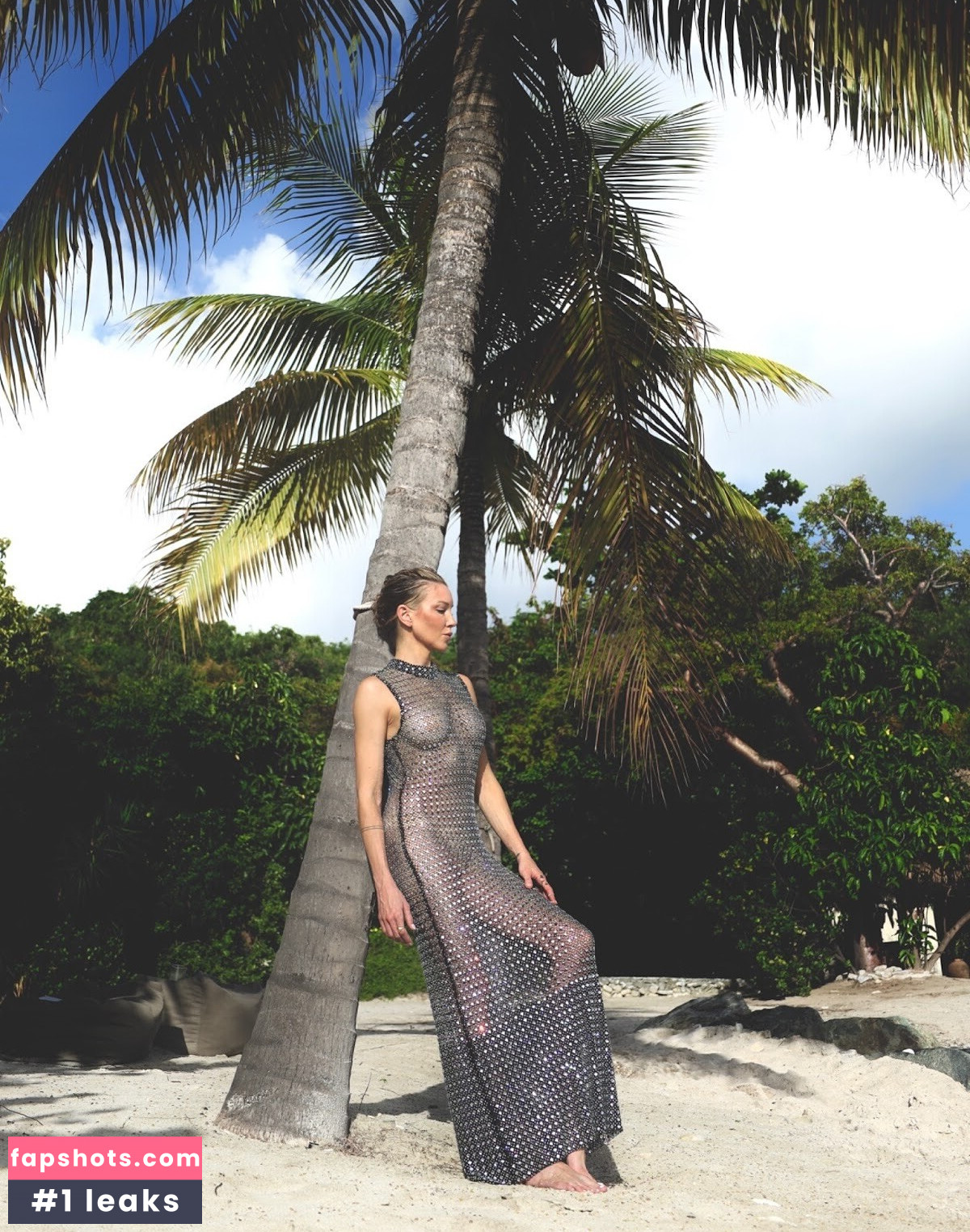 Katie Cassidy gallery photo #7