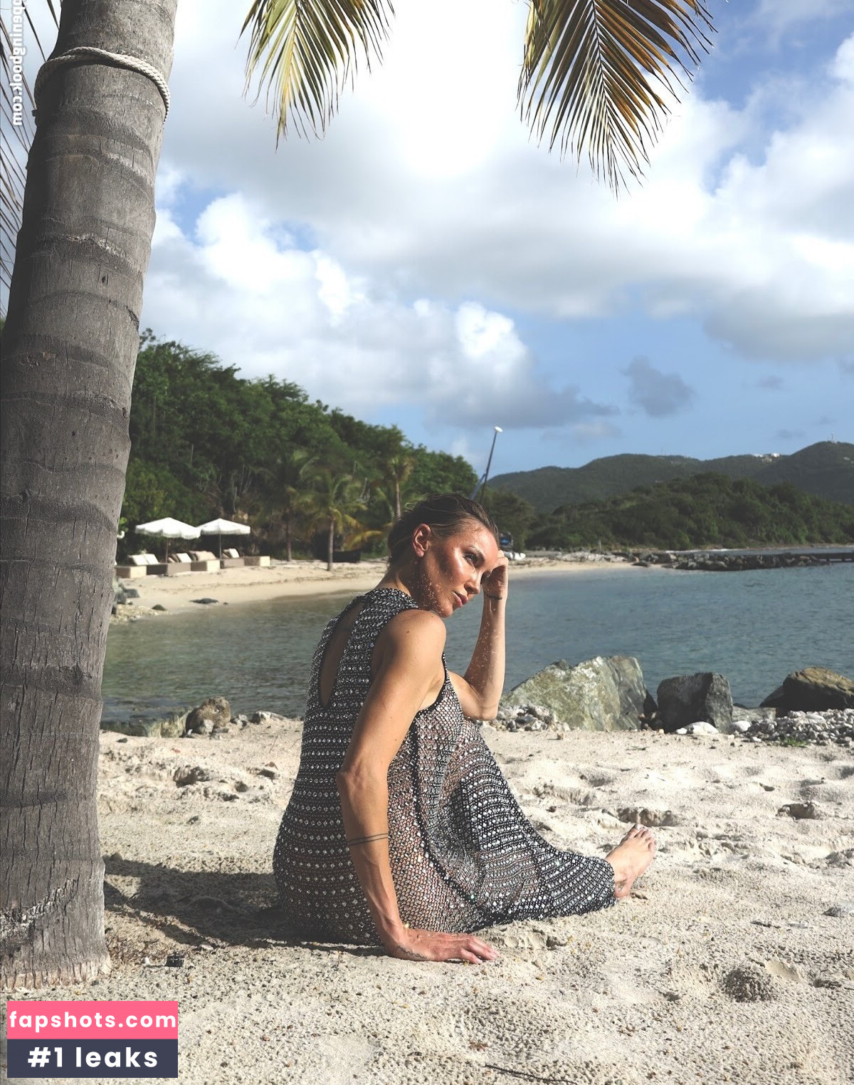 Katie Cassidy gallery photo #9