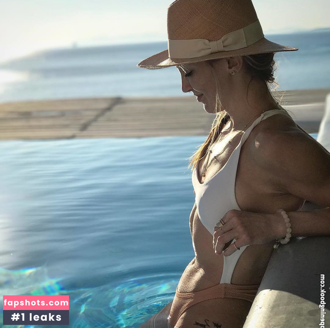 Katie Cassidy gallery photo #94