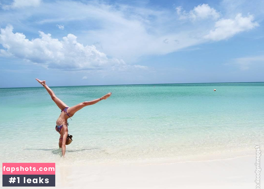 Katie Cassidy gallery photo #99