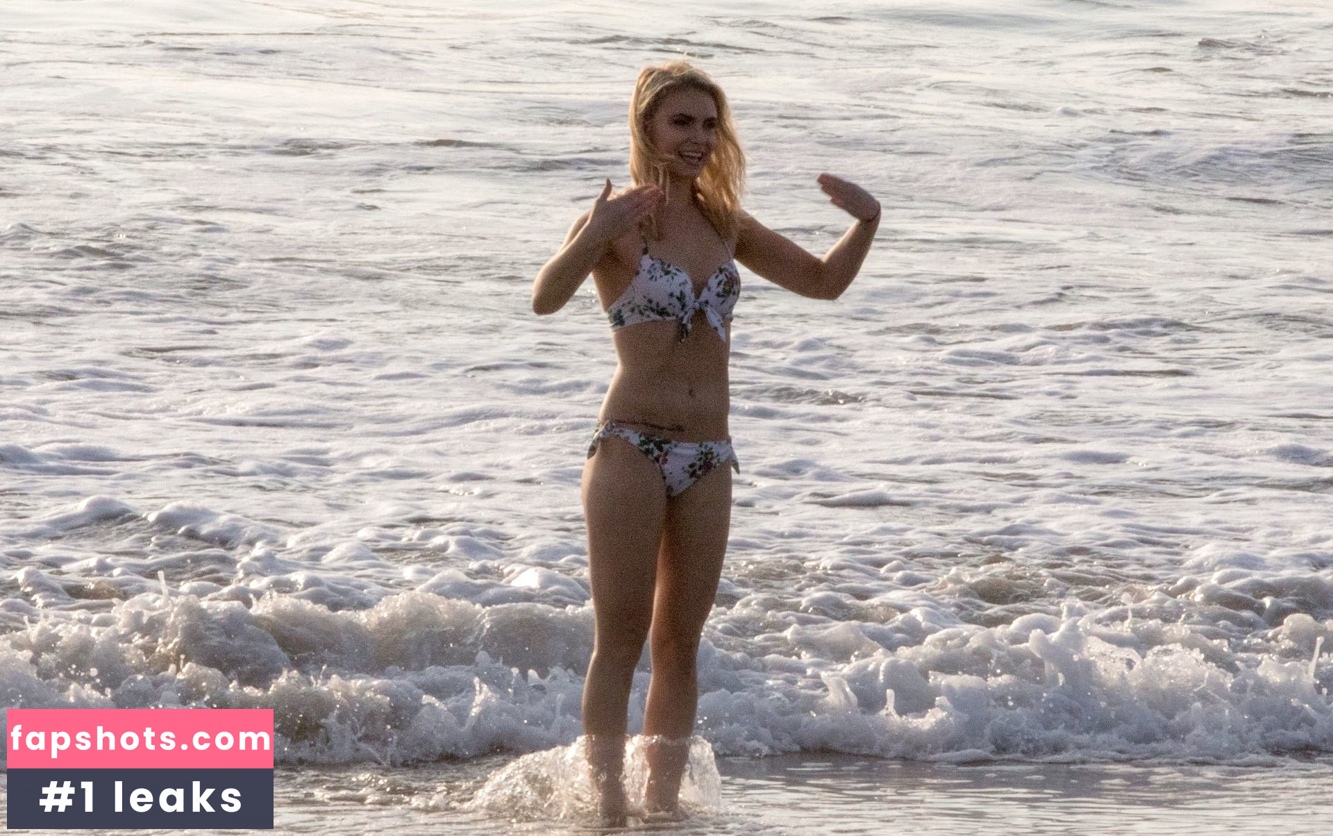 Katie Cherry gallery photo #15