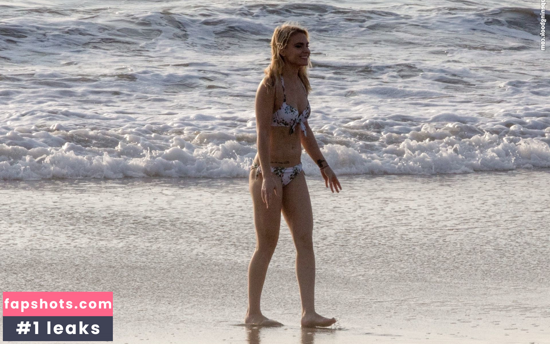 Katie Cherry gallery photo #18