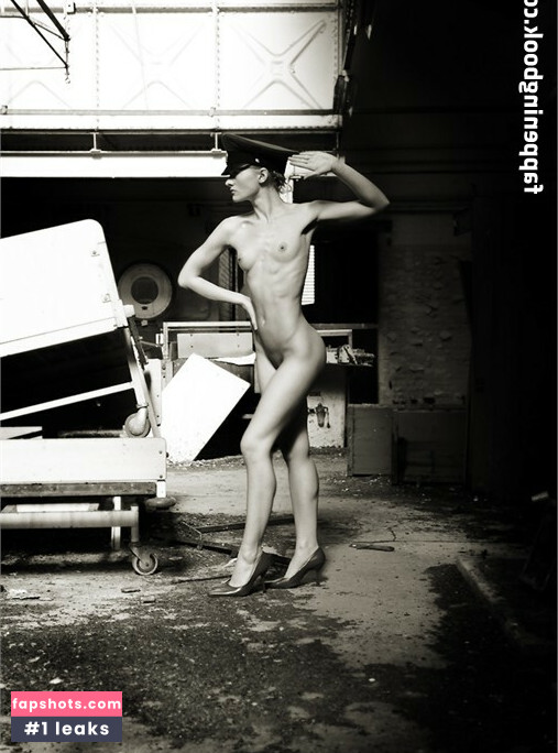 Katie Derry gallery photo #5