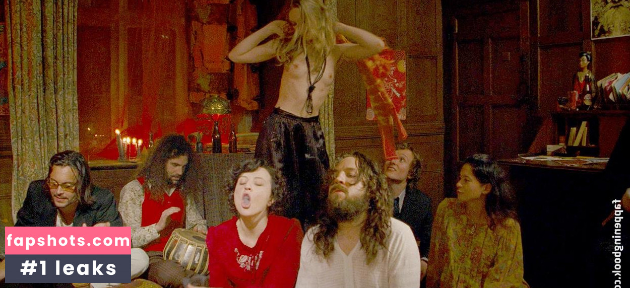 Katie Derry gallery photo #42