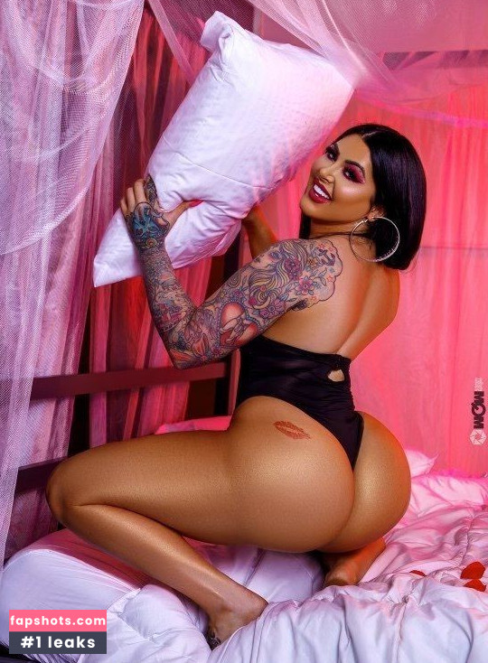 Katie Forbes gallery photo #38