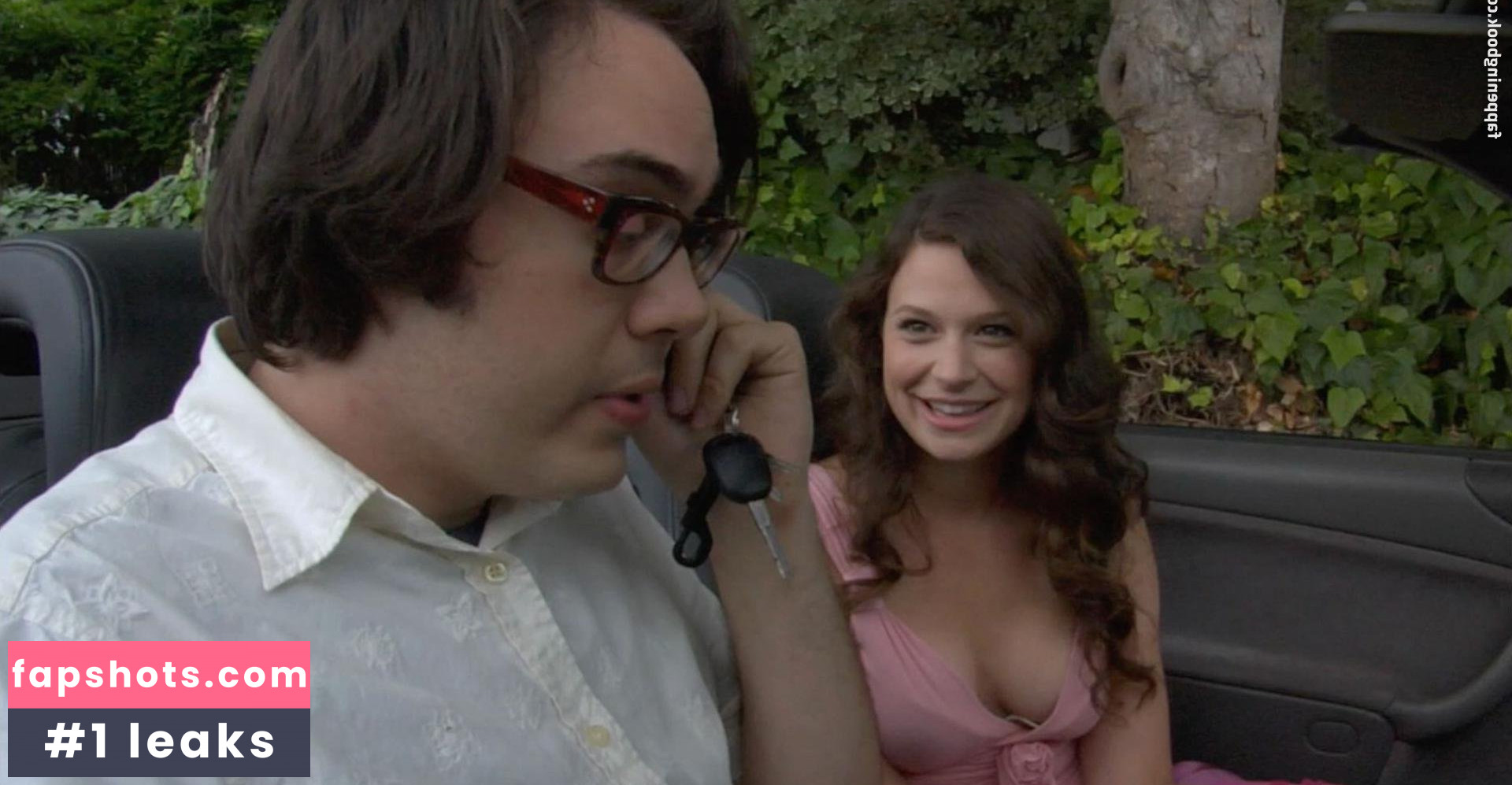 Katie Lowes nude babe gallery