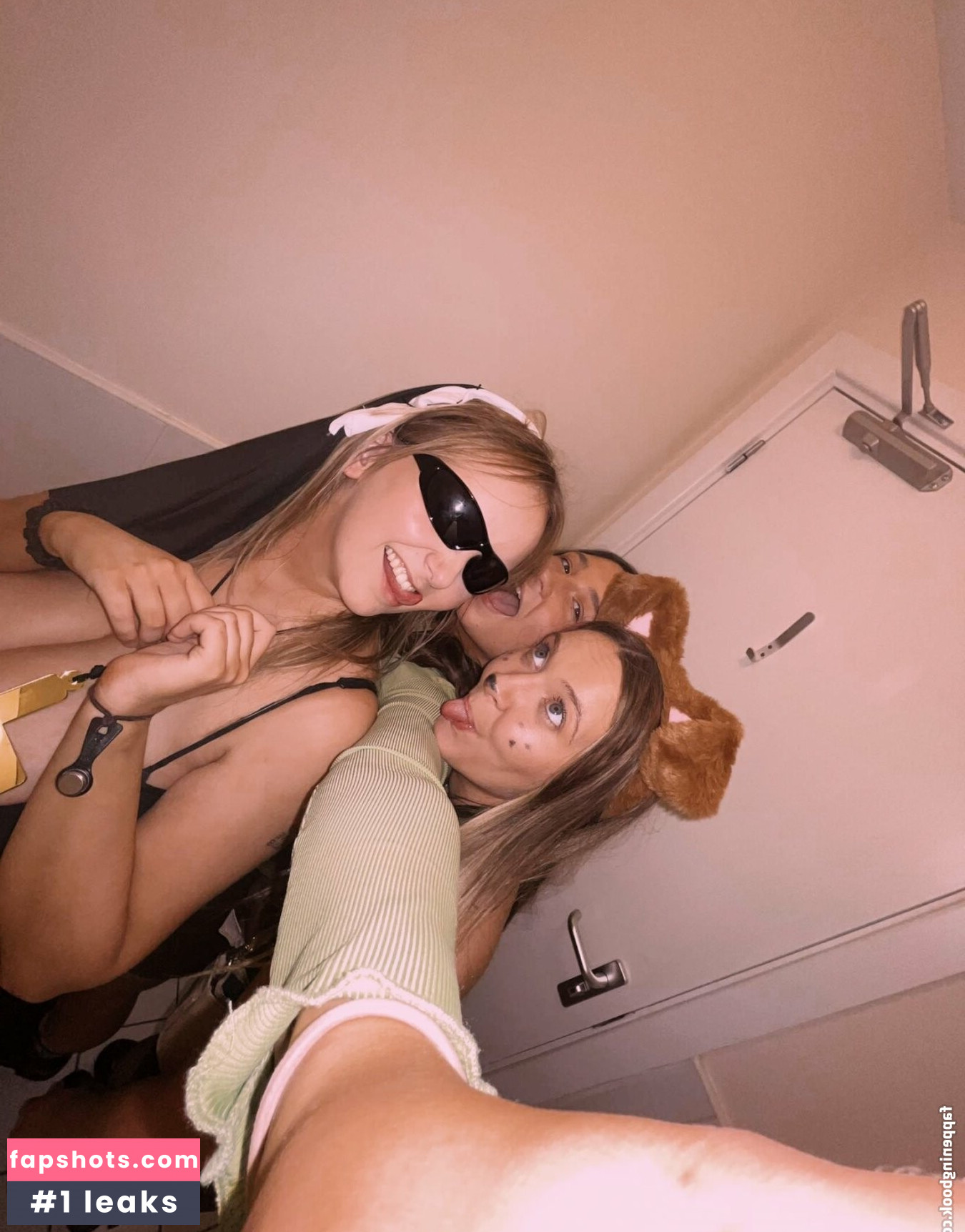 Katie O Callaghan nude babe gallery