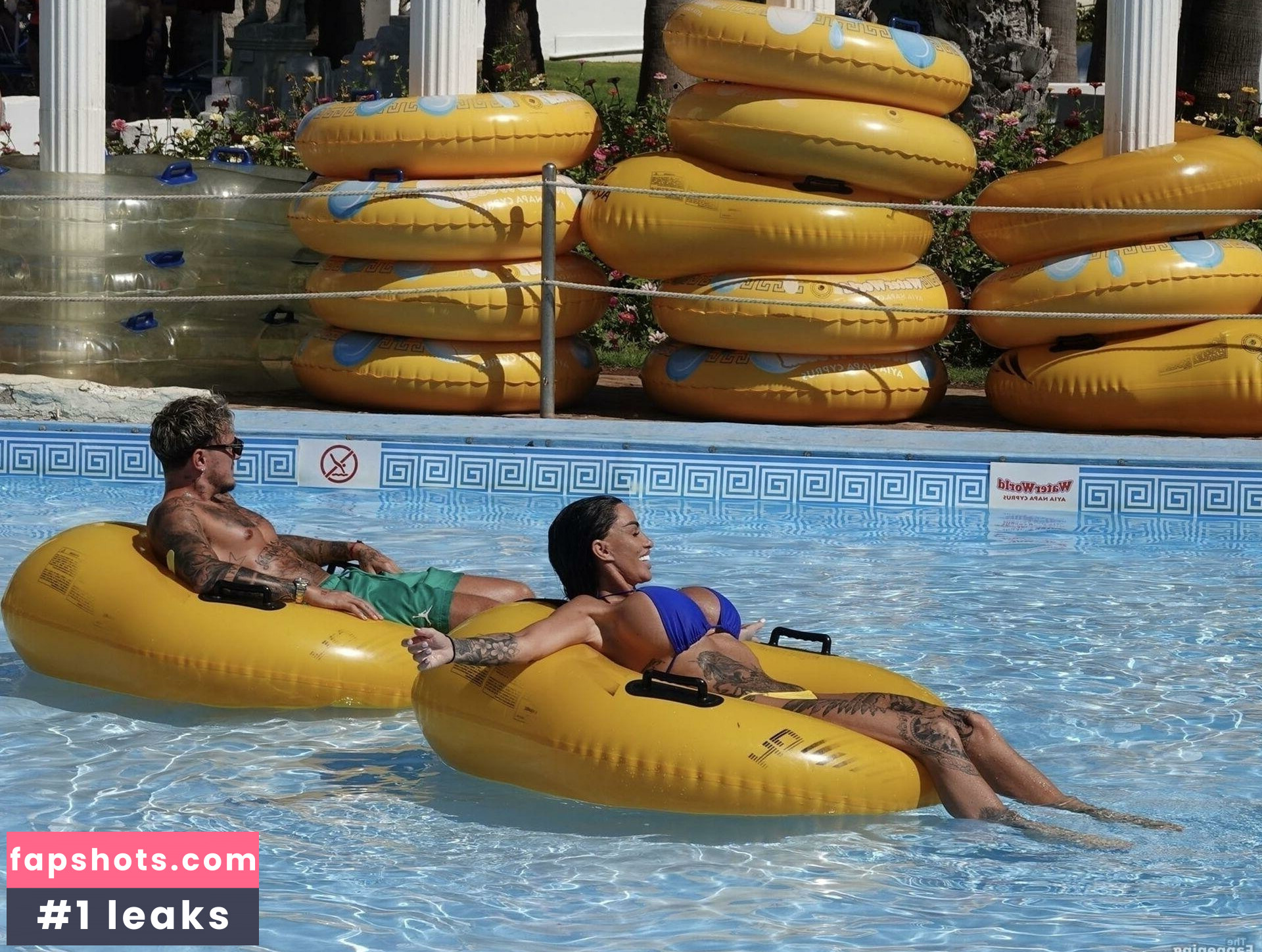 Katie Price gallery photo #30