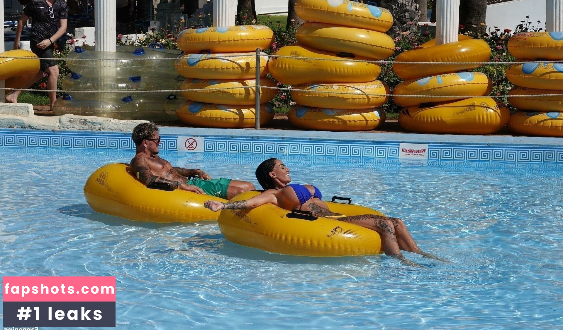 Katie Price gallery photo #31