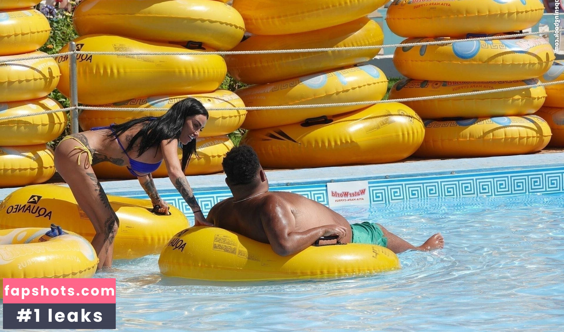 Katie Price gallery photo #40