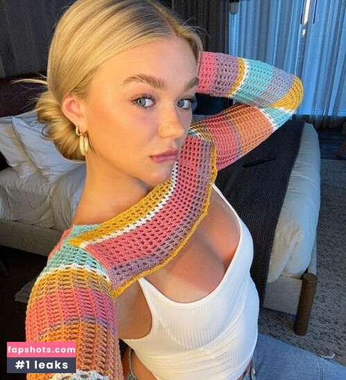 Katie Sigmond gallery photo #87