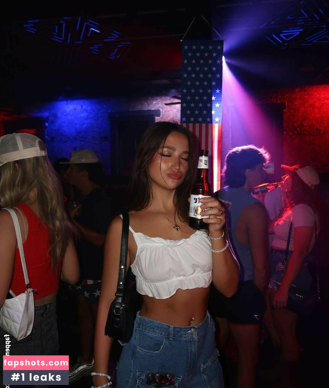 Katie Thompson gallery photo #27