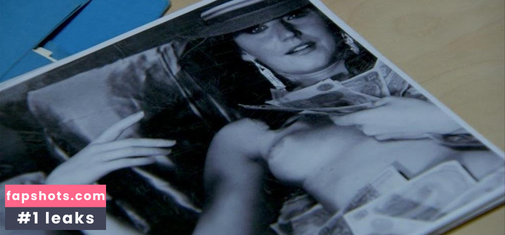 Katie Wall gallery photo #14