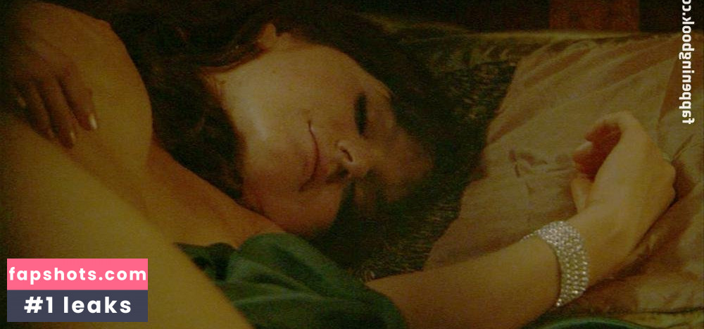 Katie Wall gallery photo #15