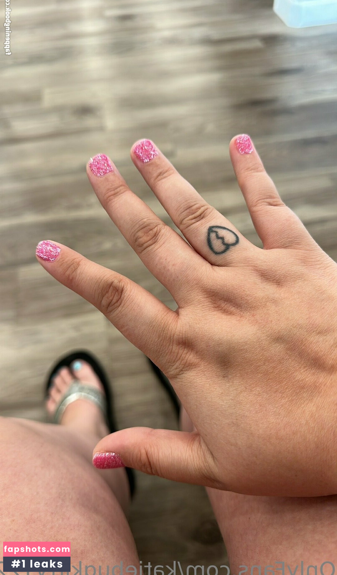 katiebugkitty122 gallery photo #2