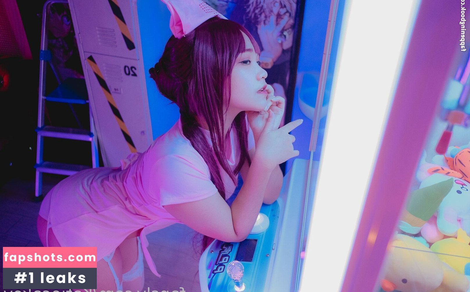 KatieCakey gallery photo #47